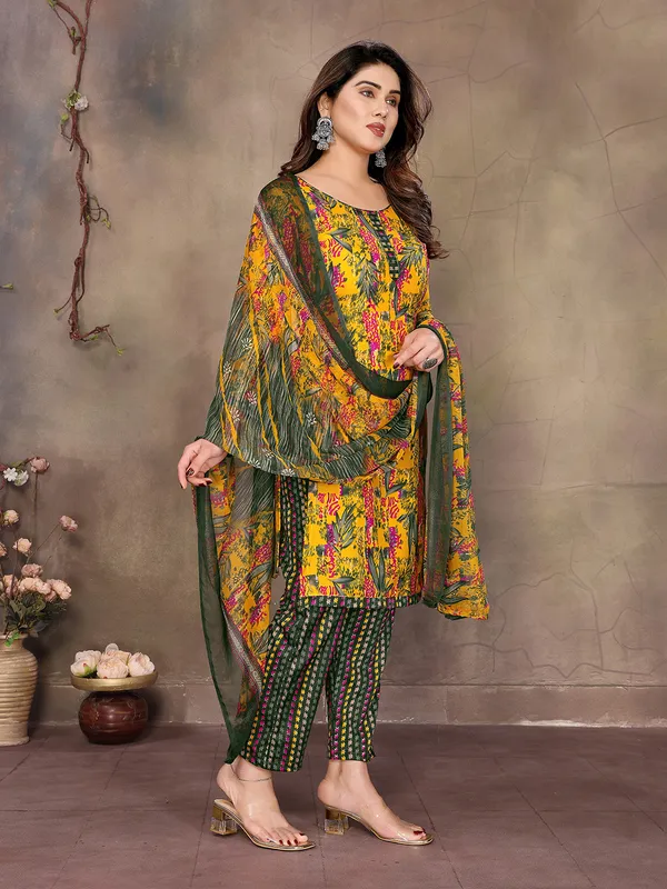 ANAND_Crepe_Floral_Print,_Paisley_Salwar_Suit_Material