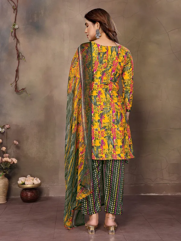 ANAND_Crepe_Floral_Print,_Paisley_Salwar_Suit_Material