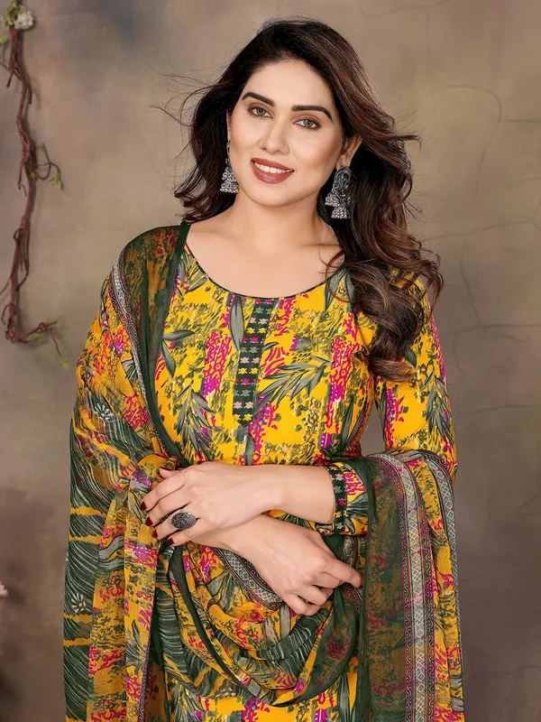 ANAND_Crepe_Floral_Print,_Paisley_Salwar_Suit_Material
