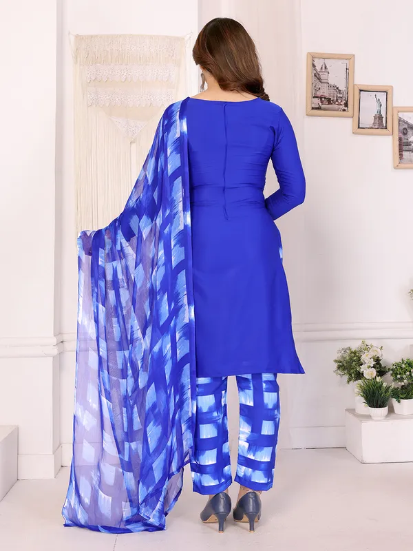Crepe_Floral_Print,_Striped_Salwar_Suit_Material