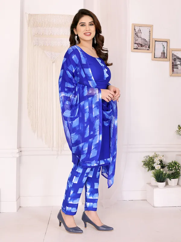 Crepe_Floral_Print,_Striped_Salwar_Suit_Material