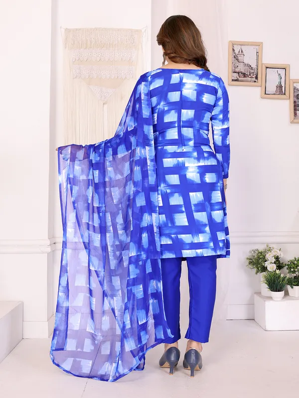 Crepe_Floral_Print,_Striped_Salwar_Suit_Material