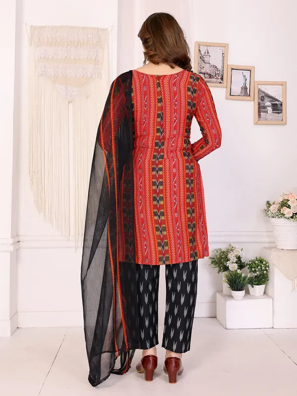 Crepe_Floral_Print,_Striped_Salwar_Suit_Material
