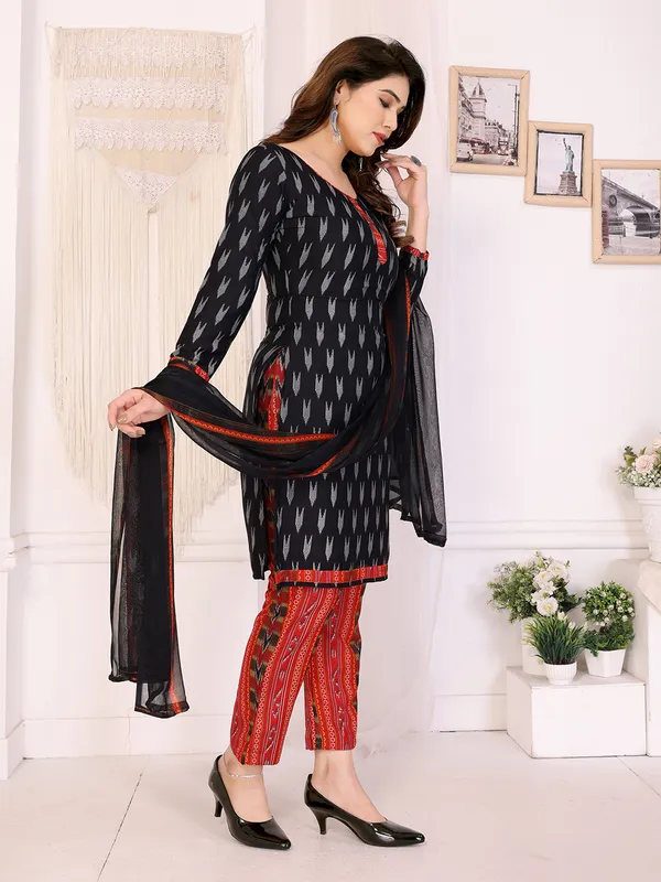 Crepe_Floral_Print,_Striped_Salwar_Suit_Material