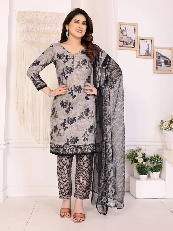 Crepe_Floral_Print,_Striped_Salwar_Suit_Material