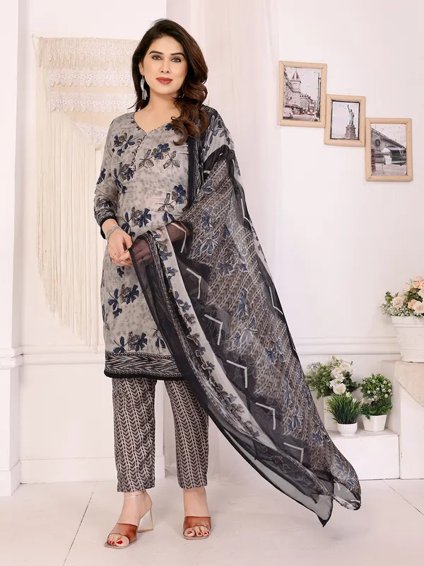 Crepe_Floral_Print,_Striped_Salwar_Suit_Material
