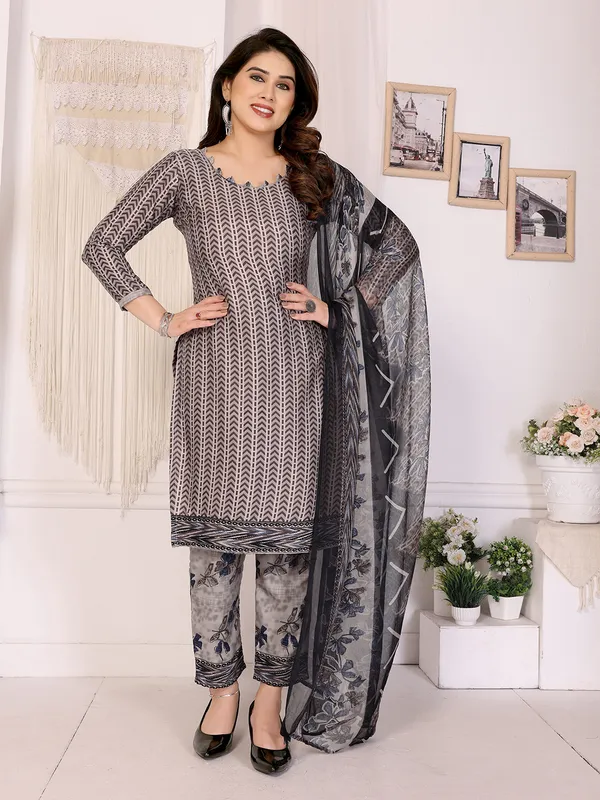 Crepe_Floral_Print,_Striped_Salwar_Suit_Material
