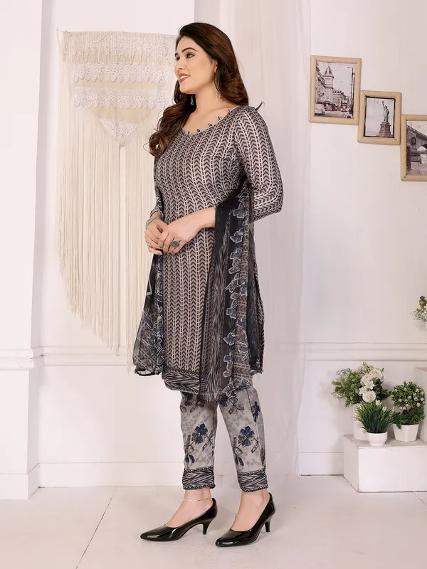 Crepe_Floral_Print,_Striped_Salwar_Suit_Material