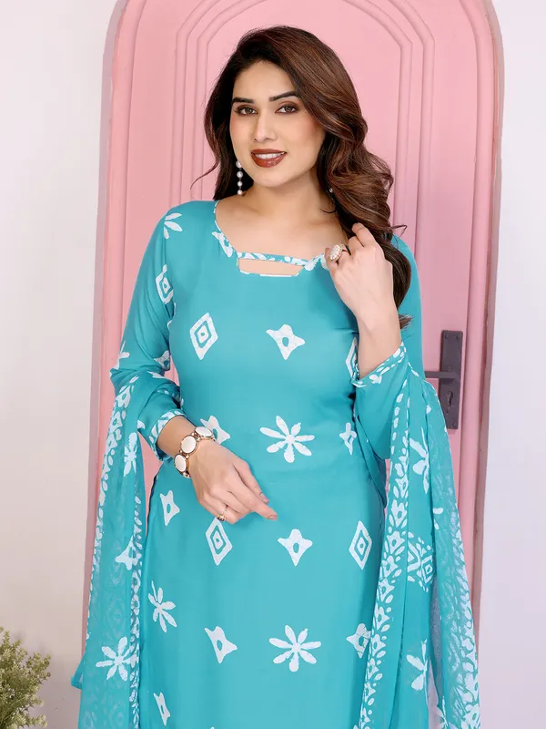 Unstitched_Printed_Crepe_Salwar_Suit_Material