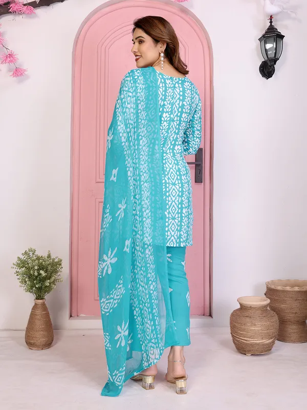 Unstitched_Printed_Crepe_Salwar_Suit_Material