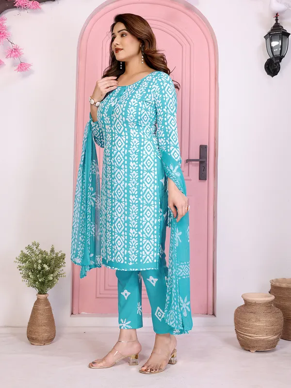 Unstitched_Printed_Crepe_Salwar_Suit_Material