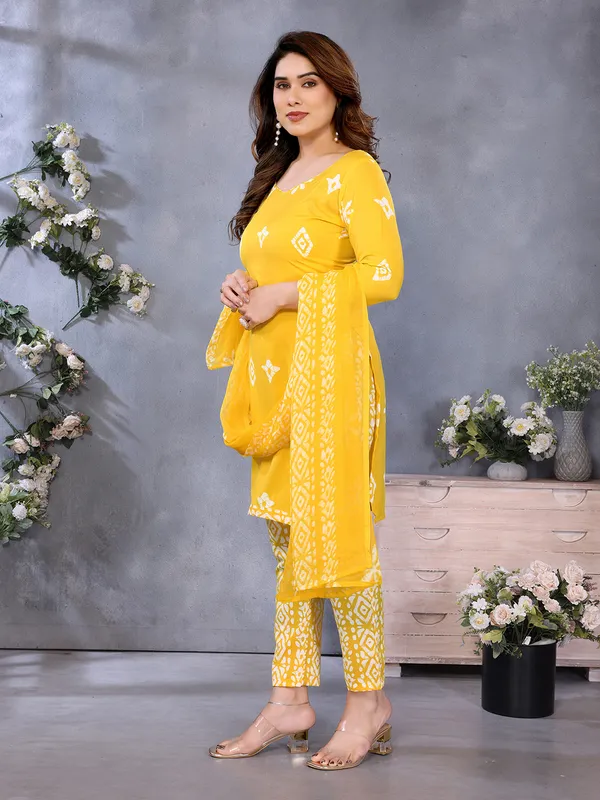 Unstitched_Printed_Crepe_Salwar_Suit_Material