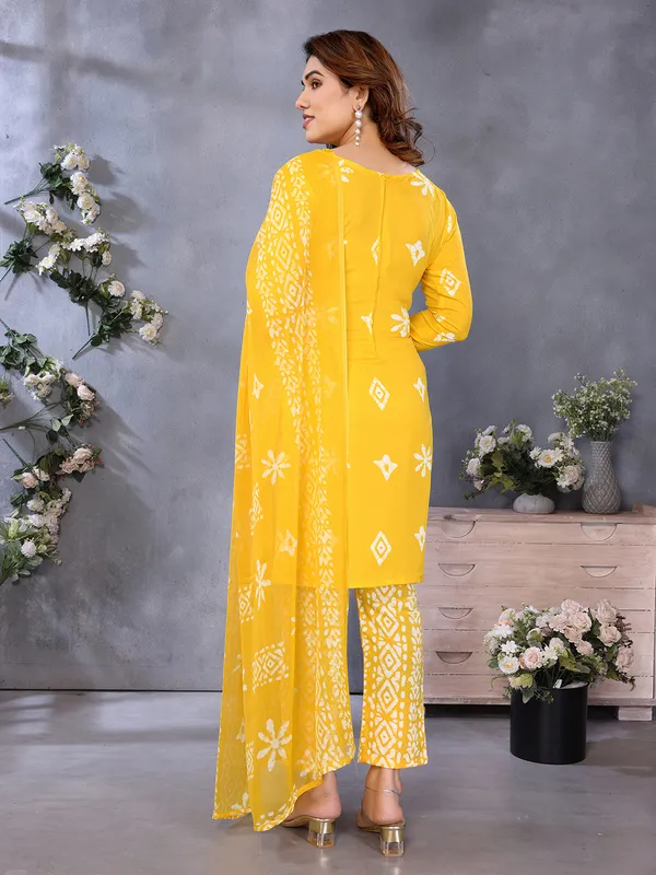 Unstitched_Printed_Crepe_Salwar_Suit_Material