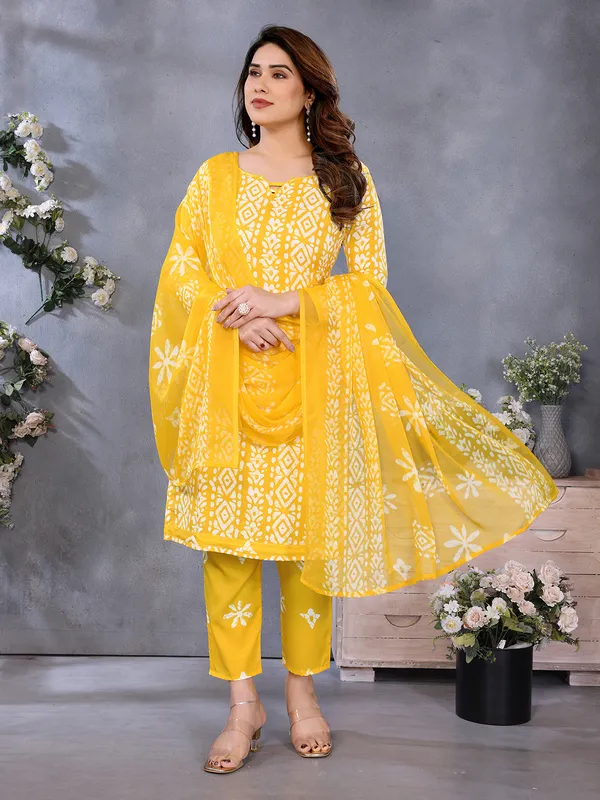 Unstitched_Printed_Crepe_Salwar_Suit_Material