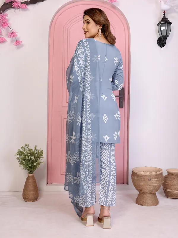 Unstitched_Printed_Crepe_Salwar_Suit_Material