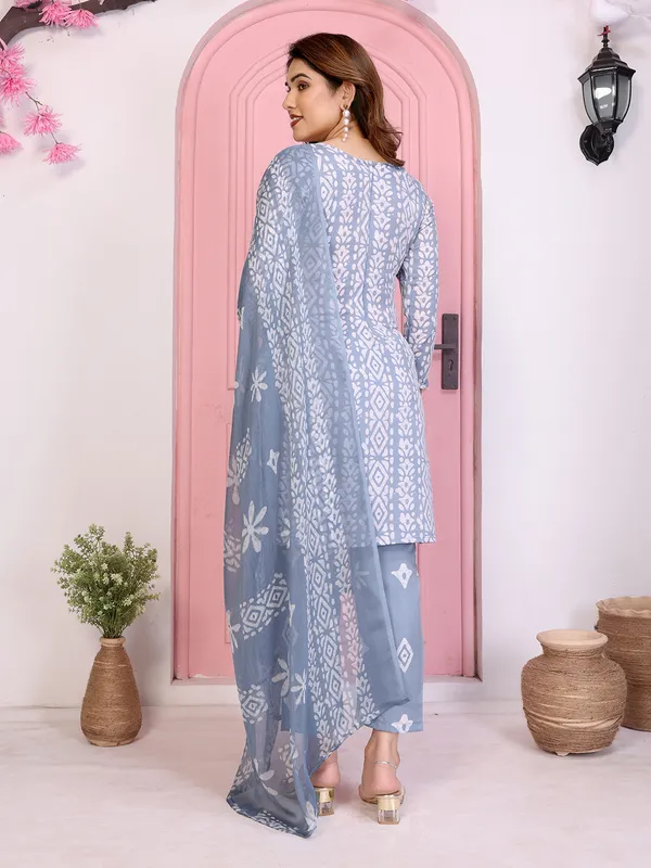 Unstitched_Printed_Crepe_Salwar_Suit_Material