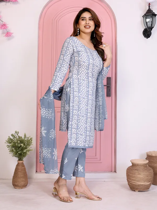 Unstitched_Printed_Crepe_Salwar_Suit_Material