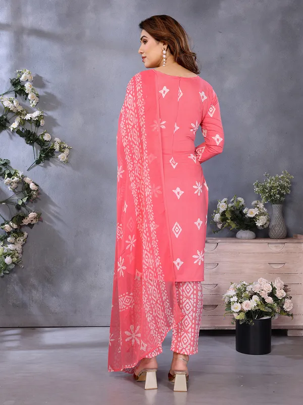 Unstitched_Printed_Crepe_Salwar_Suit_Material