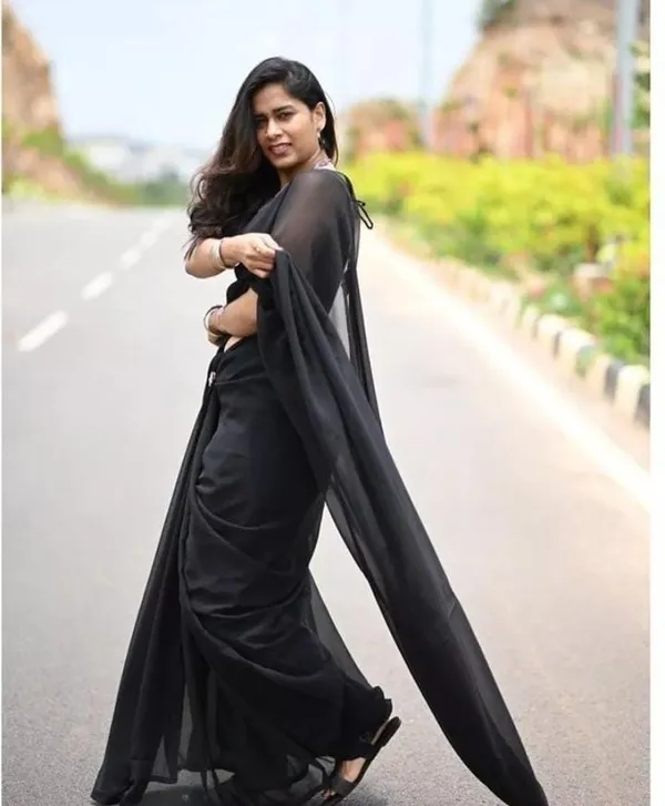 Elegant_Solid_Chiffon_Plain_Dyed_Saree_With_Unstitched_Blouse_Piece