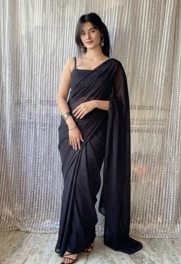 Elegant_Solid_Chiffon_Plain_Dyed_Saree_With_Unstitched_Blouse_Piece
