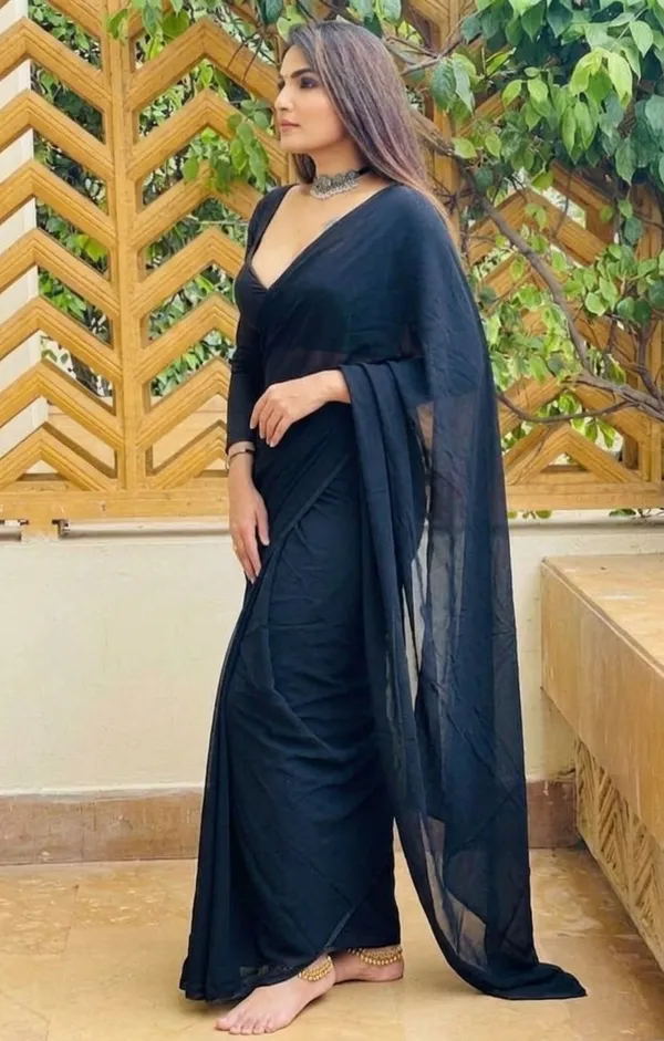 Elegant_Solid_Chiffon_Plain_Dyed_Saree_With_Unstitched_Blouse_Piece