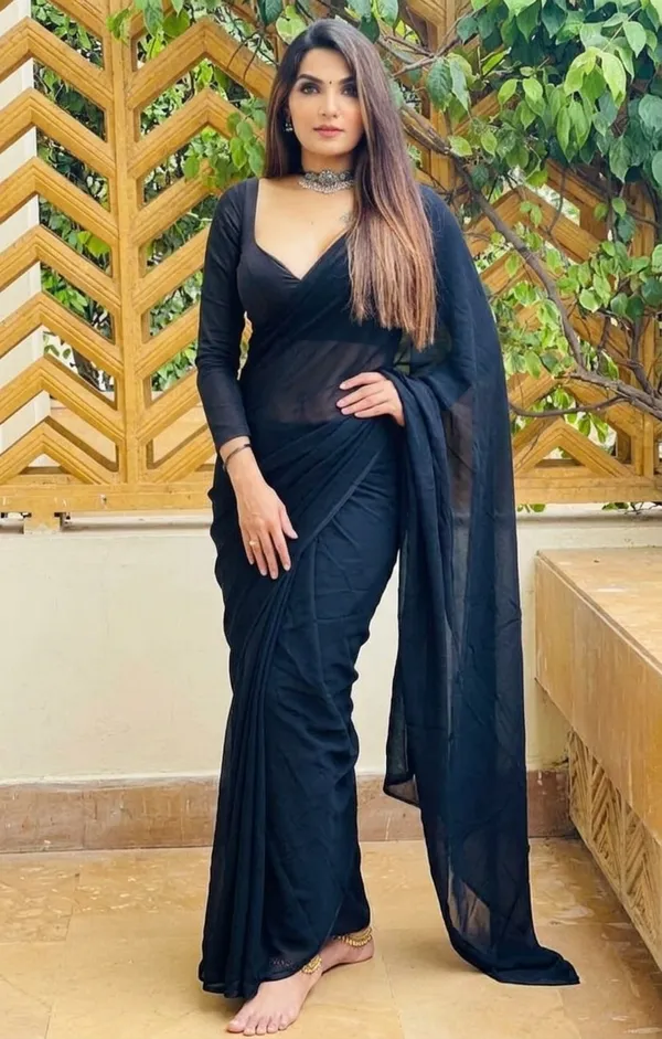 Elegant_Solid_Chiffon_Plain_Dyed_Saree_With_Unstitched_Blouse_Piece