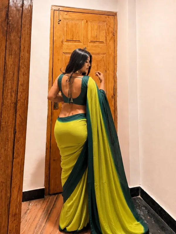 Dyed_Daily_Wear_Georgette_Saree_With_Unstitched_Blouse_Piece