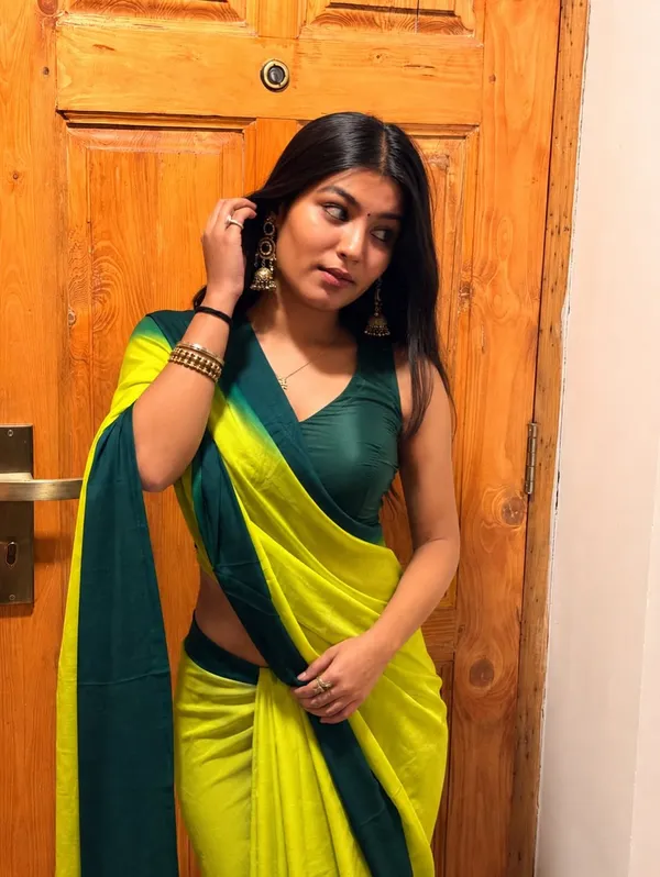 Dyed_Daily_Wear_Georgette_Saree_With_Unstitched_Blouse_Piece
