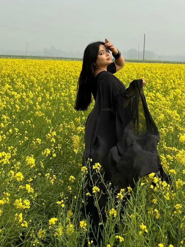 Plain_Dyed_Daily_Wear_Georgette_Saree_With_Unstitched_Blouse_Piece