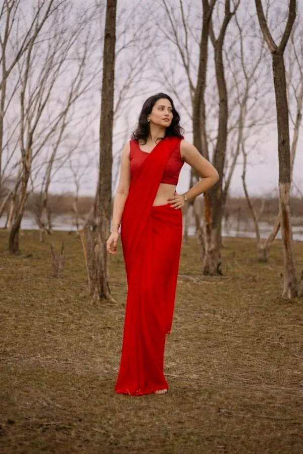 Plain_Dyed_Daily_Wear_Georgette_Saree_With_Unstitched_Blouse_Piece