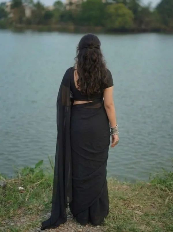 Plain_Dyed_Daily_Wear_Georgette_Saree_With_Unstitched_Blouse_Piece