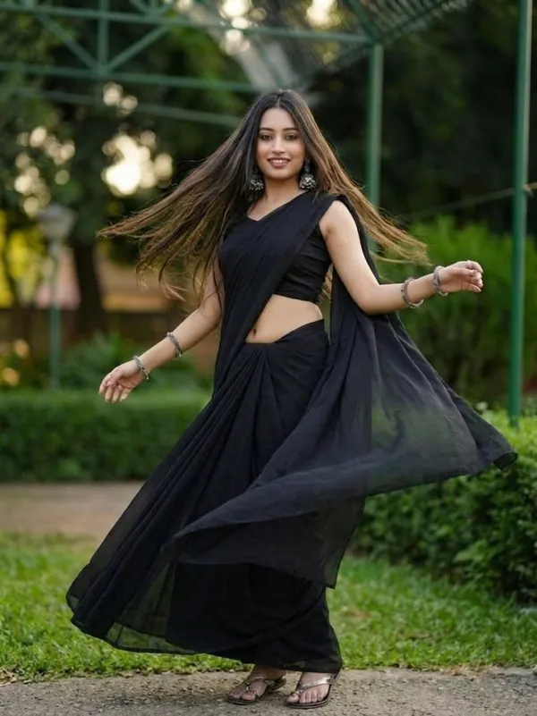 Plain_Dyed_Daily_Wear_Georgette_Saree_With_Unstitched_Blouse_Piece