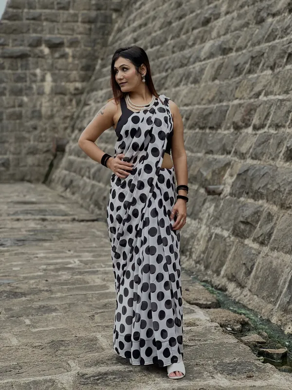 Printed_Daily_Wear_Georgette_Saree_With_Unstitched_Blouse_Piece