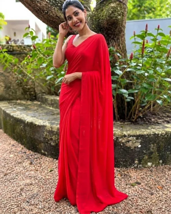 Plain_Georgette_Saree_With_Unstitched_Blouse_Piece
