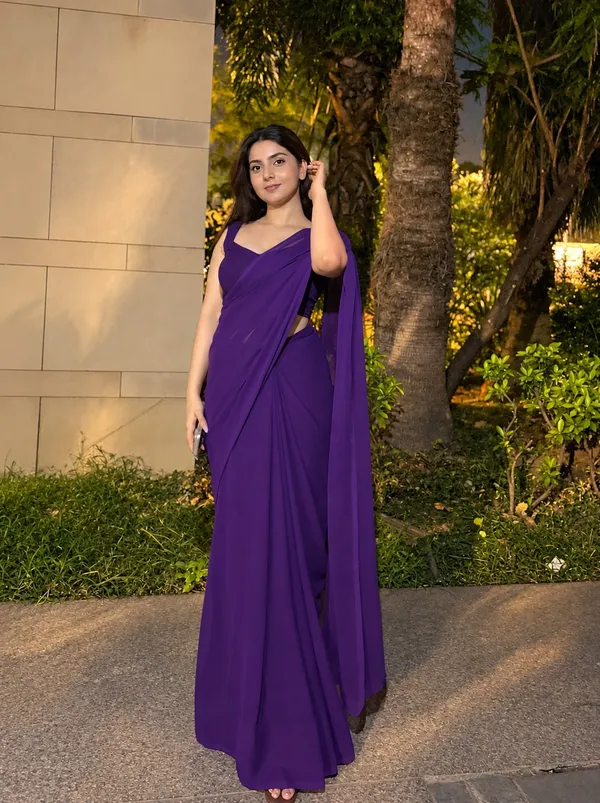 Plain_Georgette_Saree_With_Unstitched_Blouse_Piece