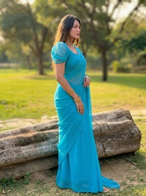 Plain_Georgette_Saree_With_Unstitched_Blouse_Piece