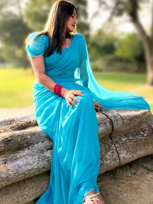 Plain_Georgette_Saree_With_Unstitched_Blouse_Piece