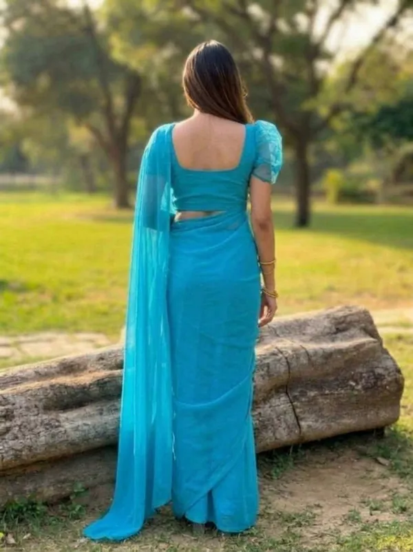 Plain_Georgette_Saree_With_Unstitched_Blouse_Piece