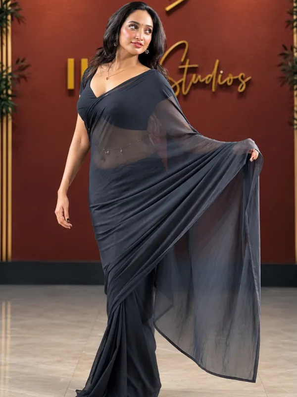 Plain_Georgette_Saree_With_Unstitched_Blouse_Piece