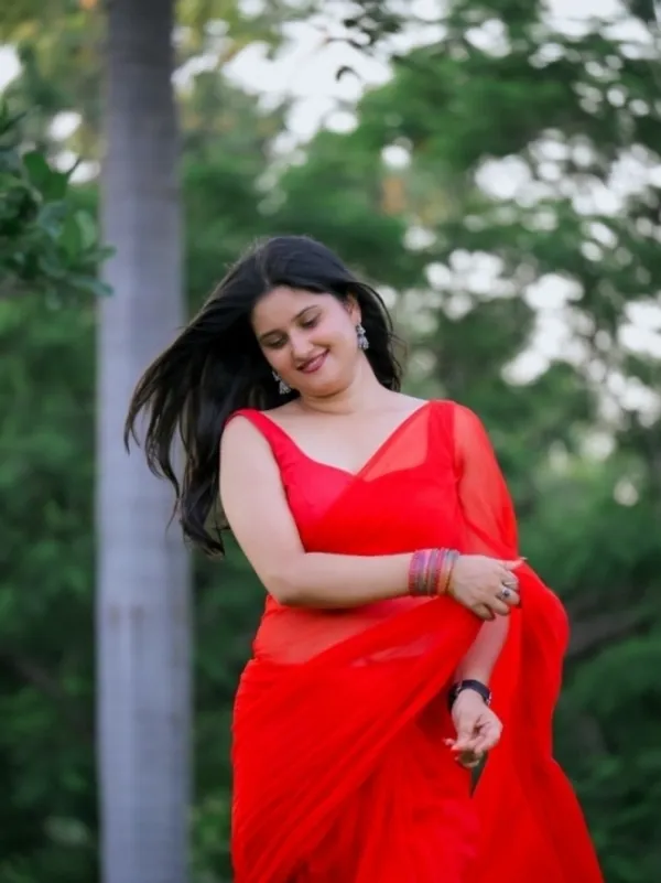 Plain_Dyed_Daily_Wear_Georgette_Saree_With_Unstitched_Blouse_Piece