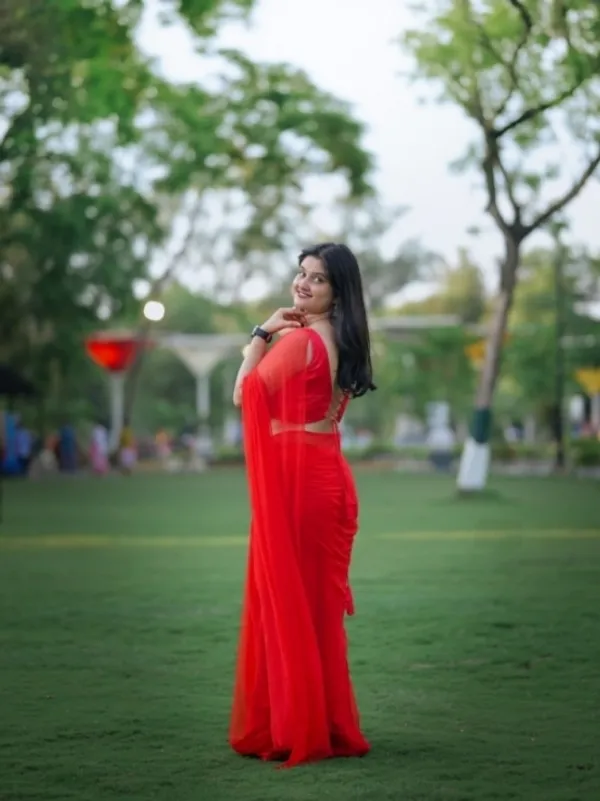 Plain_Dyed_Daily_Wear_Georgette_Saree_With_Unstitched_Blouse_Piece