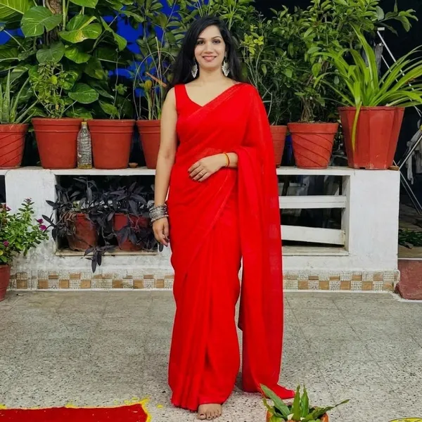 Plain_Georgette_Saree_With_Unstitched_Blouse_Piece
