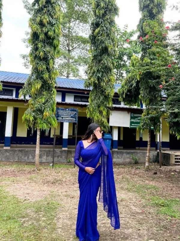 Plain_Georgette_Saree_With_Unstitched_Blouse_Piece