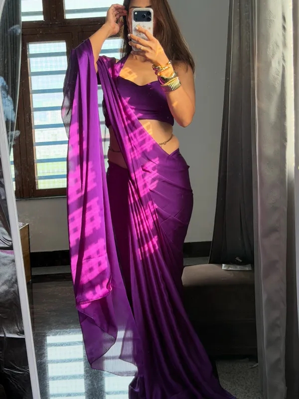 Plain_Georgette_Saree_With_Unstitched_Blouse_Piece