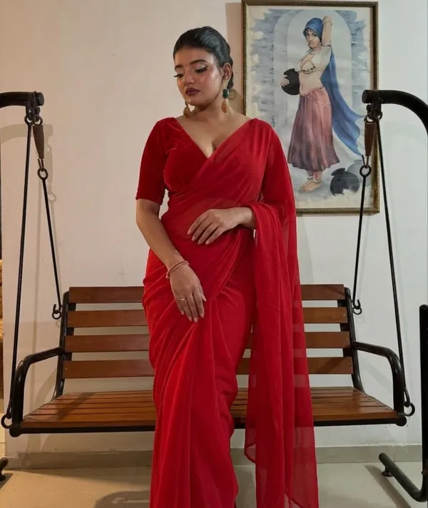 Plain_Dyed_Daily_Wear_Georgette_Saree_With_Unstitched_Blouse_Piece