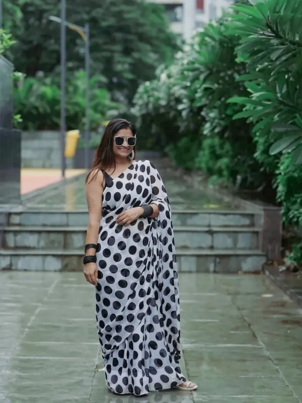 Printed_Daily_Wear_Georgette_Saree_With_Unstitched_Blouse_Piece