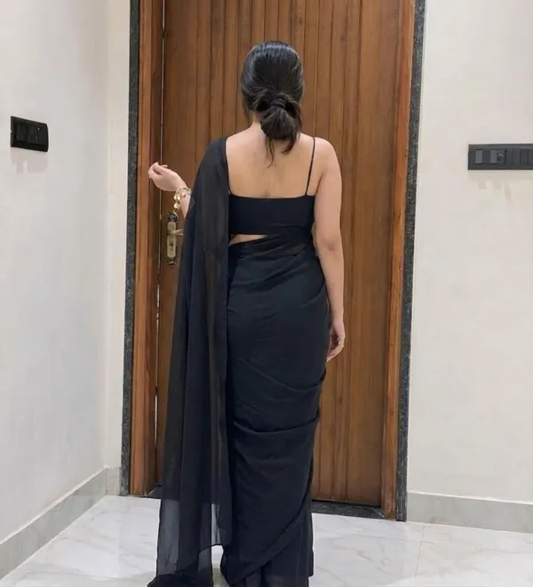 Plain_Dyed_Daily_Wear_Georgette_Saree_With_Unstitched_Blouse_Piece