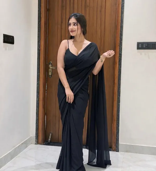 Plain_Dyed_Daily_Wear_Georgette_Saree_With_Unstitched_Blouse_Piece