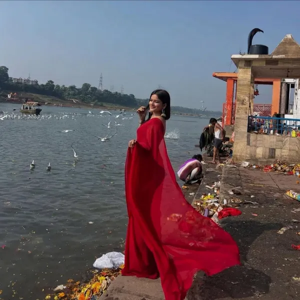 Plain_Dyed_Daily_Wear_Georgette_Saree_With_Unstitched_Blouse_Piece