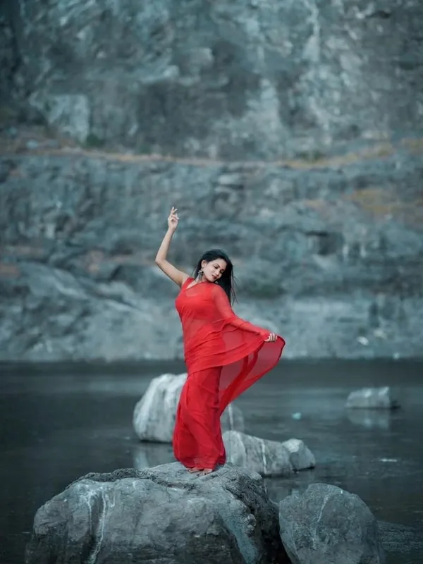 Plain_Dyed_Daily_Wear_Georgette_Saree_With_Unstitched_Blouse_Piece